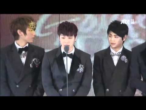 120119 JTBC The 26th Golden Disk in Osaka Beast-CeCi K-Pop Icon Award