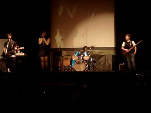 Mi Noog perform by The Banditz 7