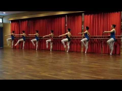 Grade 7 RAD Barre: Ronds De Jambe En L'air