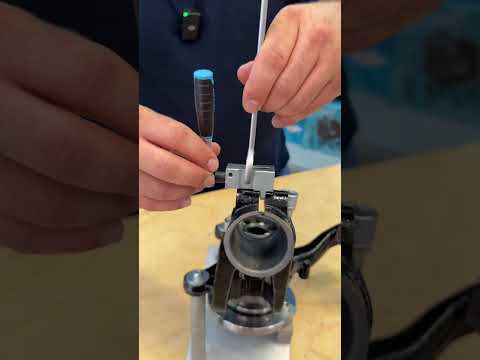 Unverzichtbarer Bestandteil jeder Werkstatt - der Universal Spreizer 4912-5N