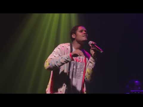 Samthing Soweto - Bawo Live