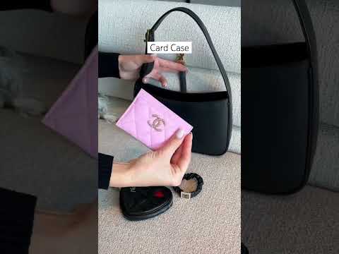 What fits inside the Saint Laurent Le 5 A 7 hobo?