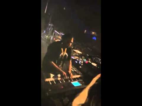 KERRI CHANDLER plays piano on "Abduction" by Ruben Mandolini