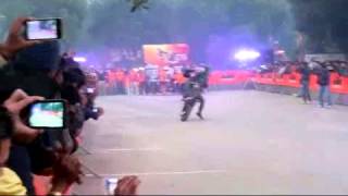 preview picture of video 'KTM Stunt Show By Team Everlast  Agra 2014'