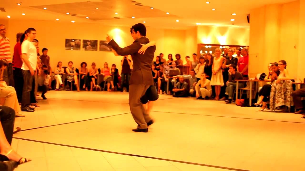 Mila Vigdorova and Daniel at Le Cafe milonga 2009 08 14