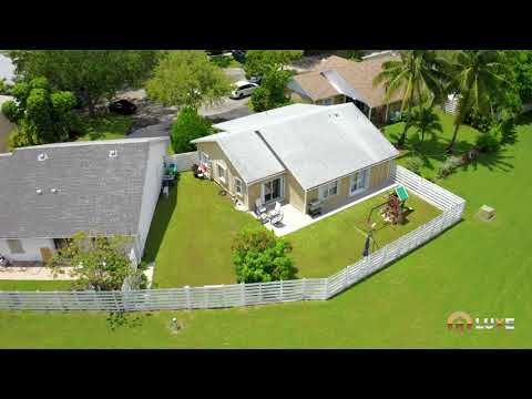 14521 SW 142 Place | Country Walk | Updated Stunner