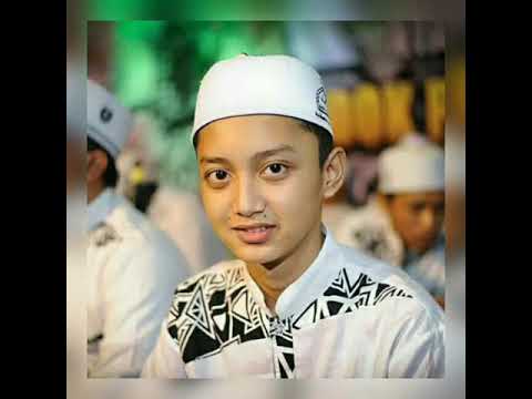 download lagu mp3 mp4 Foto Gus Azmi Sendirian, download lagu Foto Gus Azmi Sendirian gratis, unduh video klip Foto Gus Azmi Sendirian