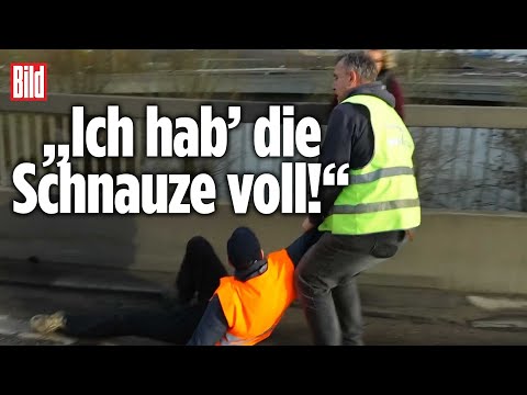 Klima-Kleber werden aus Asphalt geschnitten | Hamburg