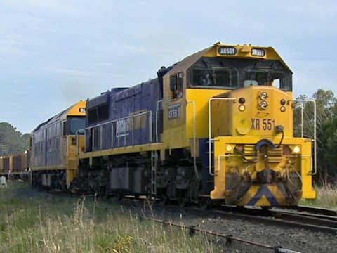 Steel Train in Australia - Pacific National Broad Gauge Railway - PoathTV