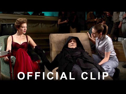 Crimes of the Future new clip official from Cannes Film Festival 2022 - 2/3