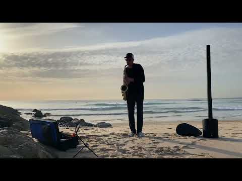 Prince Alec plays ,, let’s have a break,, live on the beach in Lissabon