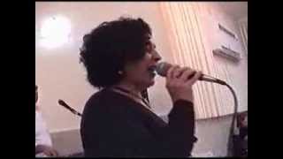 שירת האם התימנית (ידידנו היקר משה רצון ז"ל) - התמונה מוצגת ישירות מתוך אתר האינטרנט יוטיוב. זכויות היוצרים בתמונה שייכות ליוצרה. קישור קרדיט למקור התוכן נמצא בתוך דף הסרטון