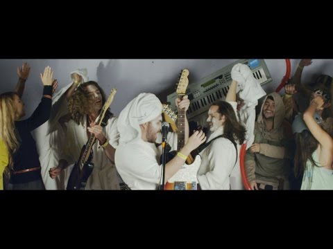 Entrelíneas - Nadie Sabe Bailar! (Video Oficial)