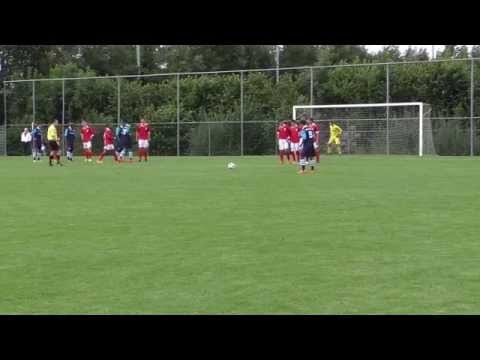 Vrijetrap van Nazario de Fretes tegen Brabant United O17