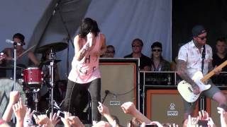 Sleeping With Sirens - If I'm James Dean, You're Audrey Hepburn - Live at Warped Tour Chicago 2013
