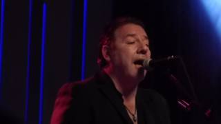 Revolver - Si es tan solo amor