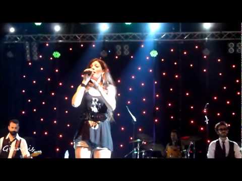 Σώσε με - Ήβη Αδάμου & Melisses Live at ΔΕΘ 13/9/2011