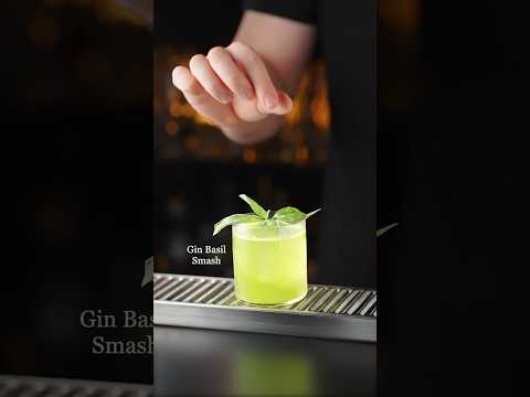 Gin Basil Smash: A refreshing aromatic gin cocktail recipe