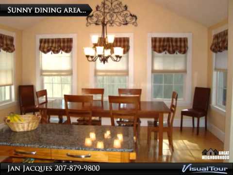 Fabulous colonial for sale in Auburn, Maine!