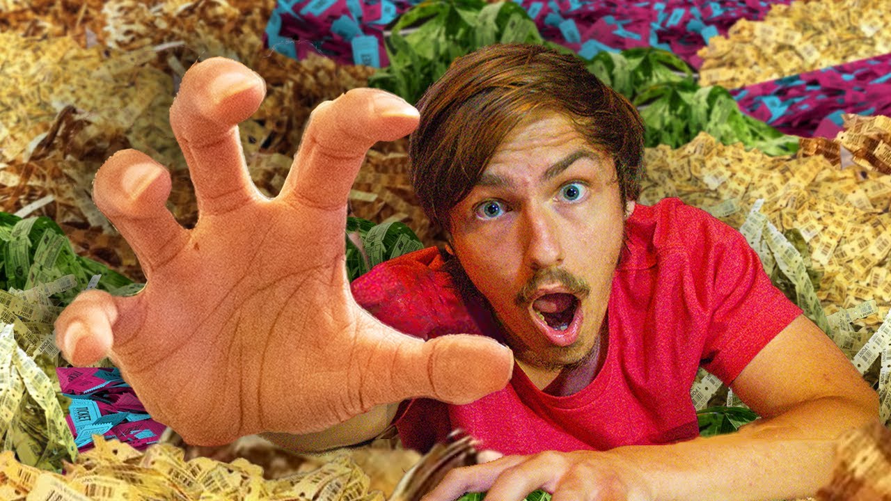 Guy Wins 500,000 Arcade Tickets!!