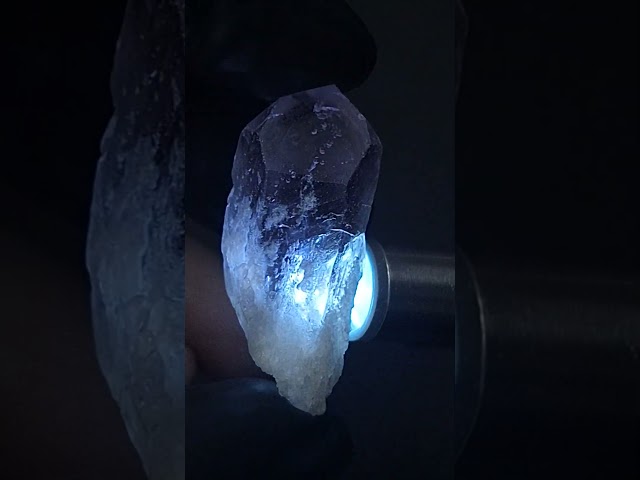 حجر جمشت بلور خام طبيعي تحفة للاقناء او الاهداء