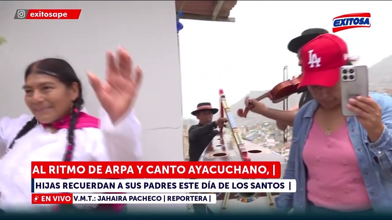 🔴🔵 Hijas recuerdan a sus padres este Día de Todos los Santos al ritmo con arpa y canta ayacuchano