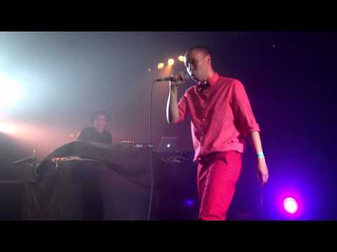 St-Lô (feat. Hanifah Walidah) Live at La Défense - Paris