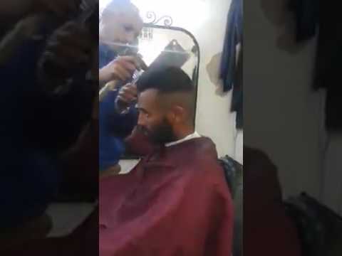 QUANDO HAI LA MOGLIE VEGANA E SEI COSTRETTO AD ABBANDONARE IL LAVORO DA MACELLAIO.