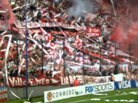 "Estudiantes vs Liga - Recopa 2010 - Recibimiento monumental" Barra: Los Leales &bull; Club: Estudiantes de La Plata