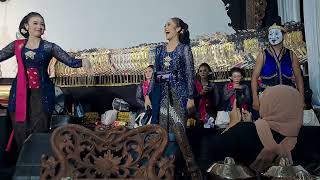 Download lagu Gelang Alit, Niken Salindri feat Elisha Orcarus mp3 Download lagu Gelang Alit, Niken Salindri feat Elisha Orcarus mp3