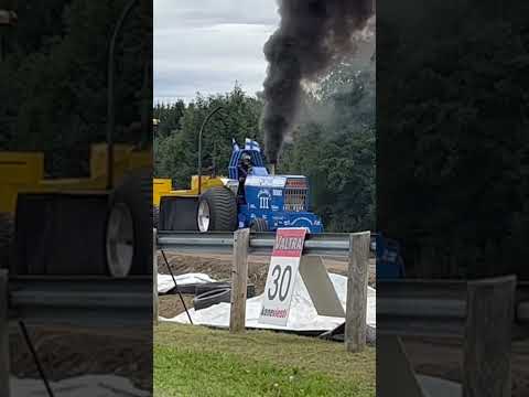Koljatti 3 .Ford 9000 .Tractorpulling Powertruck show 2022.
