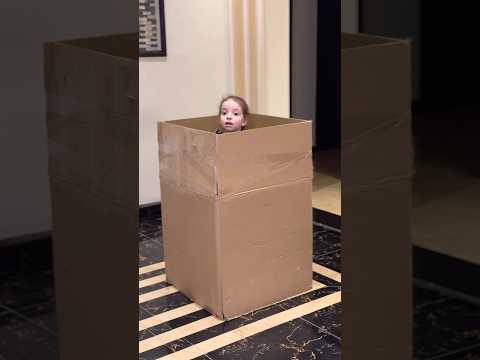 ساكنين بالكرتونه 😳