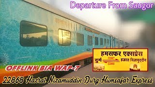 preview picture of video '22868 HAZRAT NIZAMUDDIN - DURG HUMSAFAR EXPRESS DEPARTING SAUGOR RAILWAY STATION'