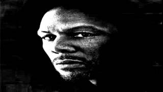 Common -  No Fear ( Nobody&#39;s Smiling )