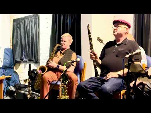 Clint Baker with Sarah Spencer’s Transatlantic Band Papas got the jim-jams at the Amersham Jazz Club