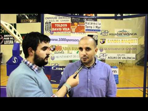 Gandia Bàsquet VS Lan Mobel ISB entrenador del Gandia Víctor Rubio