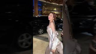 Download lagu Gorgeous shiny smooth satin slip dress mp3 Download lagu Gorgeous shiny smooth satin slip dress mp3