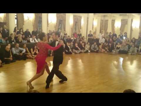  Neri Piliu  and  Yanina Quiñones  are  dancing  to  "  Pata Ancha  "  by  Osvaldo Pugliese