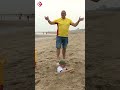 Vrienden ingraven op het strand is gevaarlijker dan je denkt | #shorts
