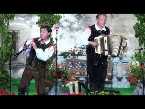 Ansambel Vitezi celjski-Pod Gospodično (v živo)