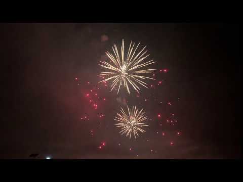 1.3G FIREWORKS: SPECIALTY SHELLS; 6" BROCADE CHRY TO RED CROSSETTE W/CRACKLING PISTIL - DP2CC052-6