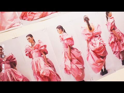 download lagu mp3 mp4 Alexander Mcqueen Unlocking Stories, download lagu Alexander Mcqueen Unlocking Stories gratis, unduh video klip Alexander Mcqueen Unlocking Stories