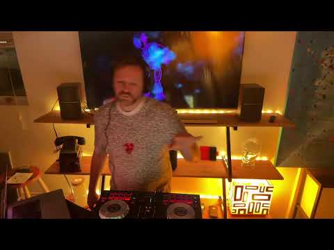 Thumbnail for Behind-the-scenes live recording of my EDM House mix Episode 5 by lyle m