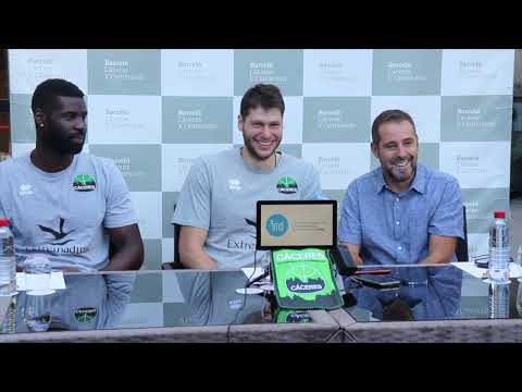 T22/23 - LEB Oro- Presentación Kevin y Willy en Barceló V Centenario