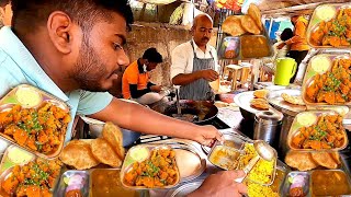 Puneri Rush for Morning Breakfast- Puri Bhaji, Vegg Pulao, Misal Pav, Poha & Dosa | Pune Street Food