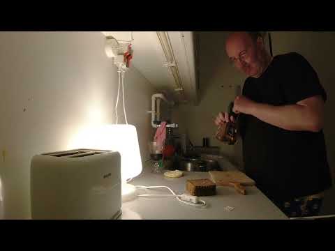 MongoTV_12070 - Pakker BRØD Ned i FRYSER Fredag Formiddag og SNAKKER