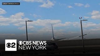 United plane landing at Newark Liberty Airport strikes light pole on NJ Turnpike