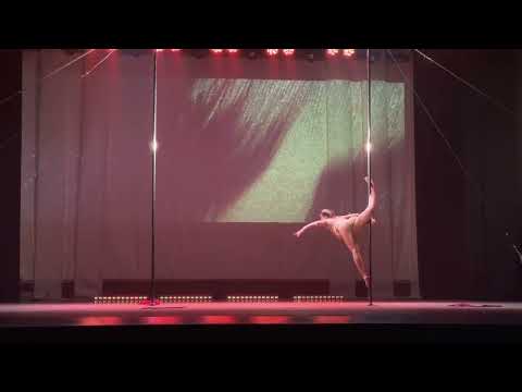 Golddigger pole art performance