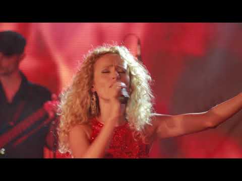 Desi Dobreva - Koi Ushi Bairyaka LIVE 2016 / Деси Добрева - Кой Уши Байряка LIVE 2016
