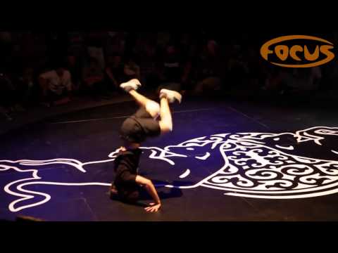 Red Bull Bc one 2011 Almaty Shadr vs killa Kolya Final Battl